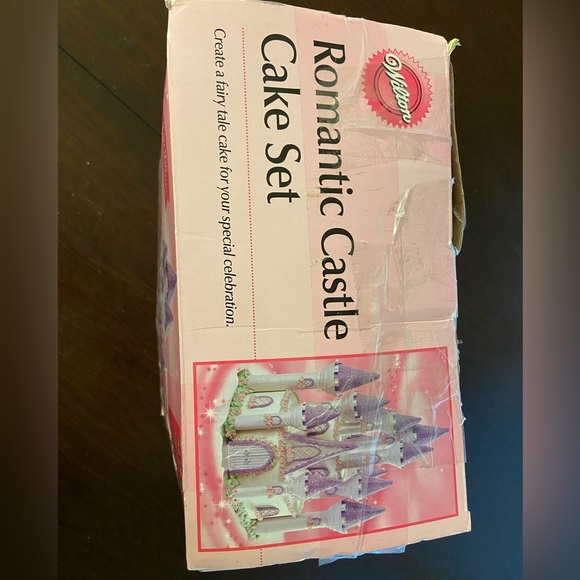 Wilton Romantic Castle Cake Making Set 32 Piece Complete Set PLUS a 2nd Partial - Picture 11 of 12